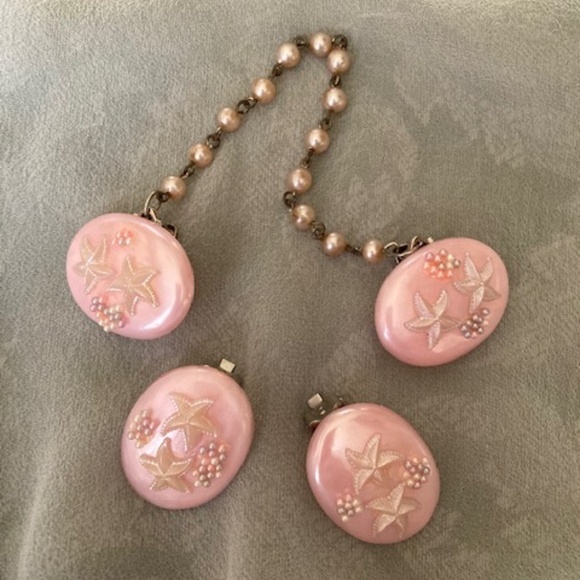 VTG Sweater Clip and Earrings - Picture 2 of 8